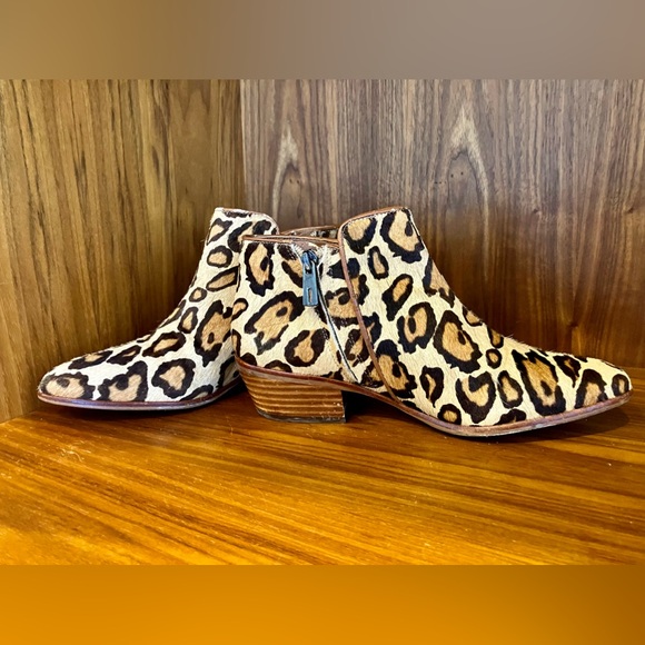 On Trend! Sam Edelman Petty Leopard Print Horsehair Ankle Booties 7M Brown/Gold - Picture 2 of 15